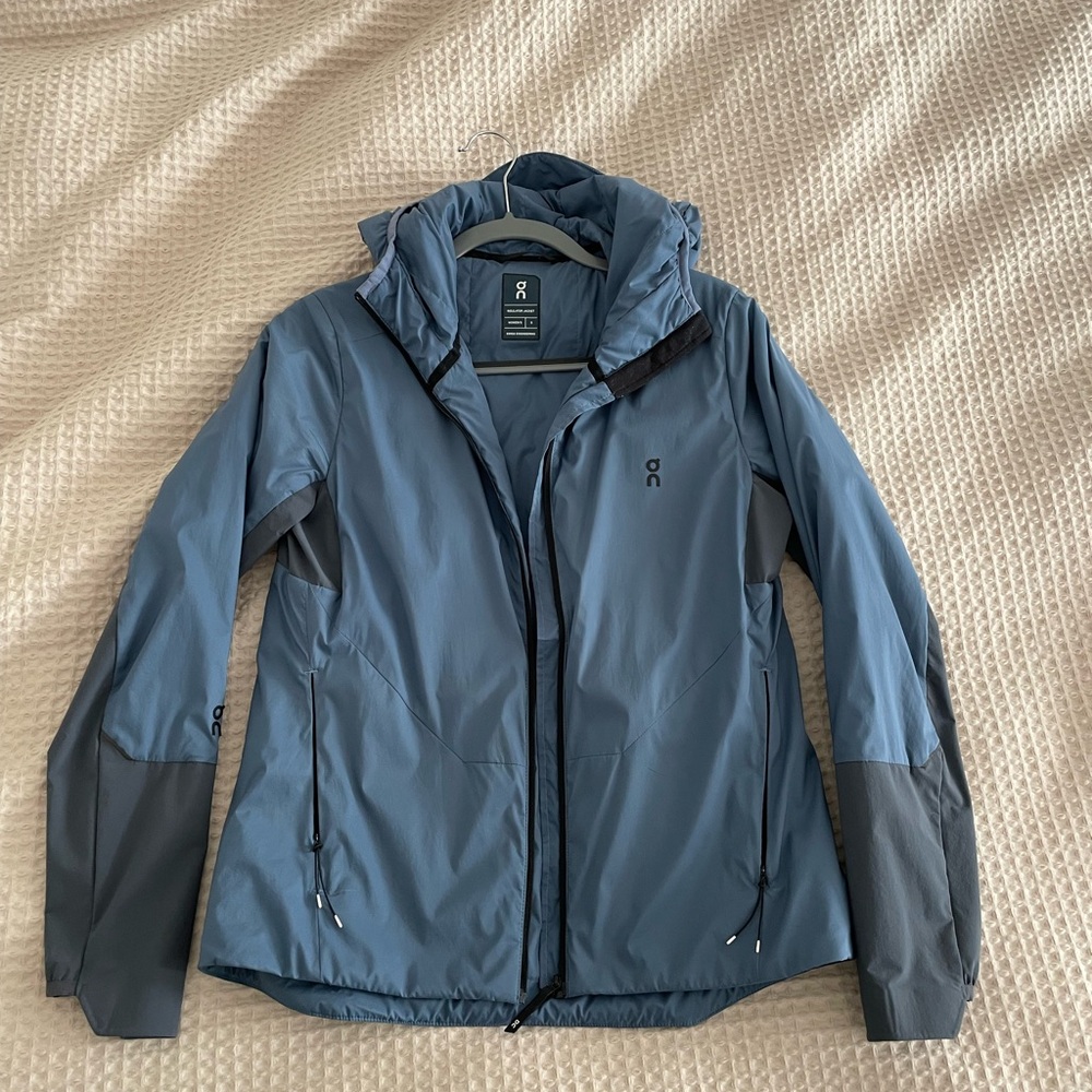 On Running Insulator Jacket